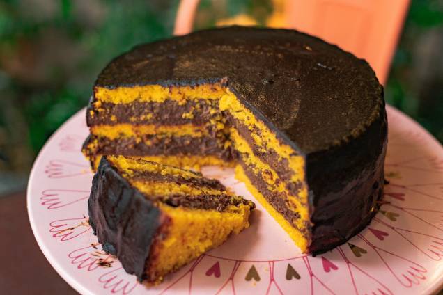 Cenoura com recheio de ganache: bolo da Santo Pão sai a R$ 104,00 Cenoura com recheio de ganache: bolo da Santo Pão sai a R$ 104,00