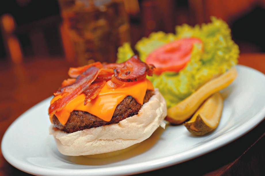 Queijo cheddar e bacon: as estrelas do the cadillac, do P.J. Clarkes Queijo cheddar e bacon: as estrelas do the cadillac, do P.J. Clarkes