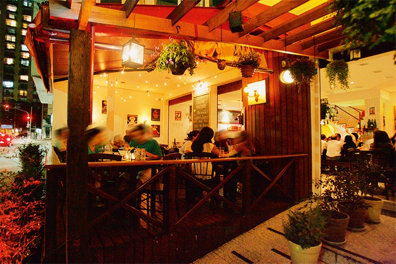 o ambiente do ciao!: um brinde para protestar o ambiente do ciao!: um brinde para protestar