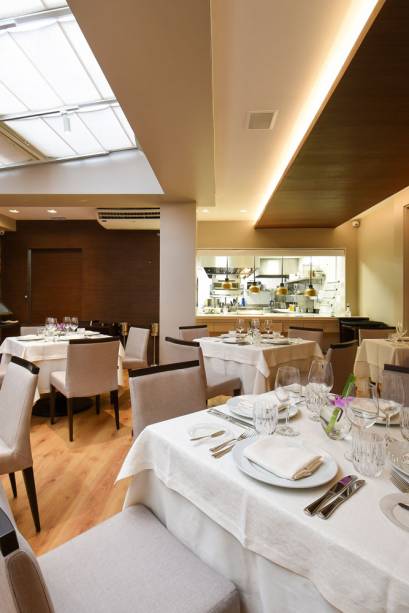 O chef Regis Hideki Shiguematsu, que passou pelo balcão do Nakka, no Itaim, toma conta do balcão frio O chef Regis Hideki Shiguematsu, que passou pelo balcão do Nakka, no Itaim, toma conta do balcão frio