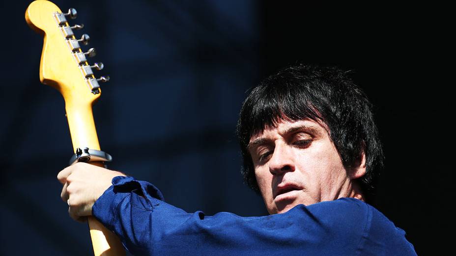 Roqueiro Johnny Marr faz bom show no inicio do segundo dia de festival