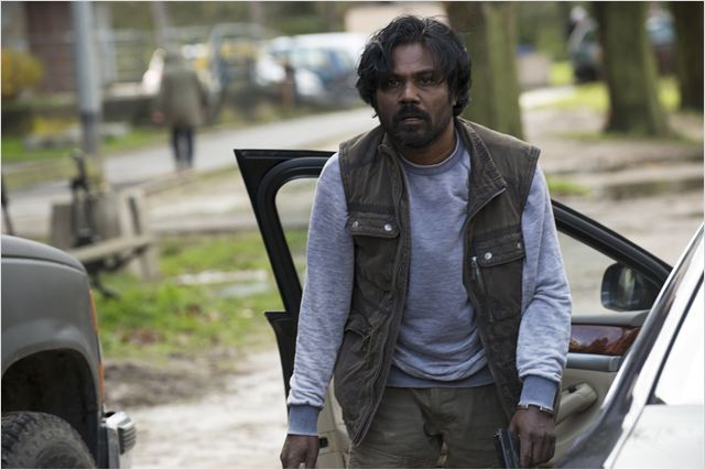 Dheepan - O Refúgio: drama narra a história de três pessoas que se passam por uma família para fugir da guerra civil