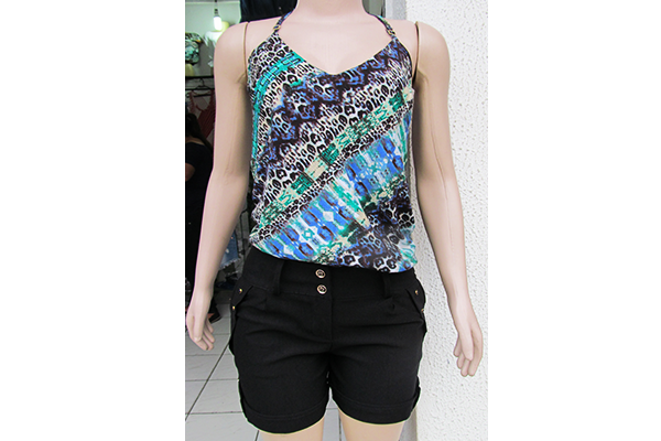 Blusa estampada (20 reais) e short (40 reais) na R&S Modas (Rua Dr. C&eacute;sar Castiglioni J&uacute;nior, 238, loja 2, Casa Verde)