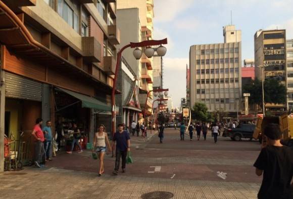 Falta de higiene interdita três restaurantes na Liberdade