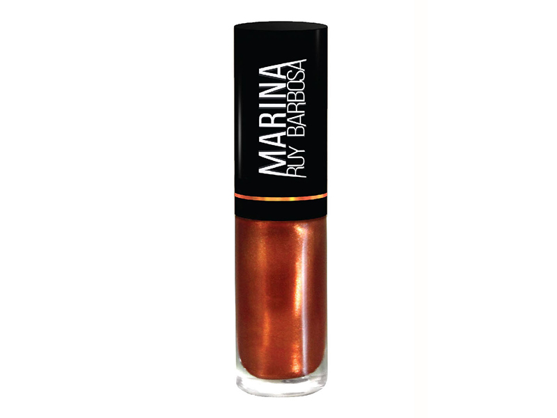 Esmalte coleção Marina Ruy Barbosa, cor fashion, da Hits Specialittá. A tonalidade cobre metalizado é perfeita para dar mais vida na produção de inverno. Preço sugerido: 4,15 reais.