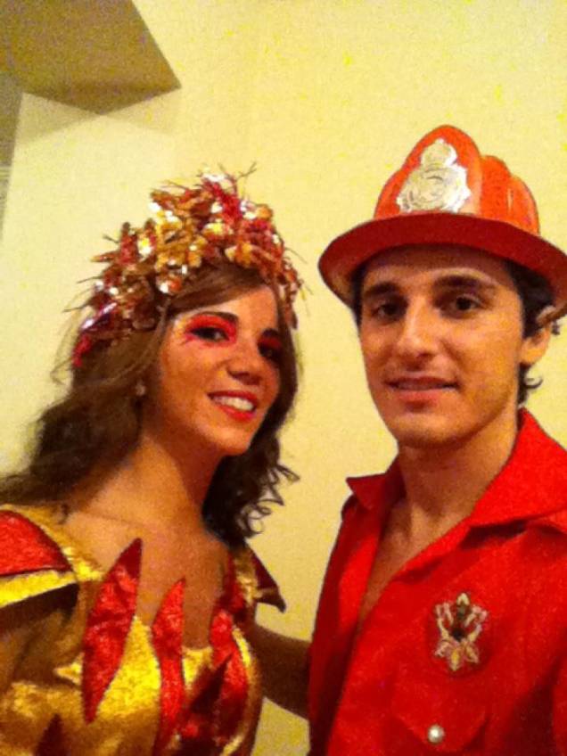 O casal fantasiado para uma festa na cidade dela, São José do Rio Pardo O casal fantasiado para uma festa na cidade dela, São José do Rio Pardo