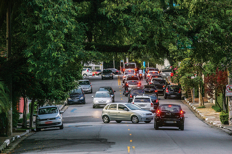 Flanelinha que coagir motorista pode levar multa de 1 500 reais