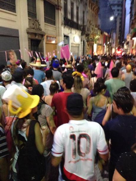 Bloco Lambuza desfila pelas ruas da cidade nesta segunda (3) Bloco Lambuza desfila pelas ruas da cidade nesta segunda (3)