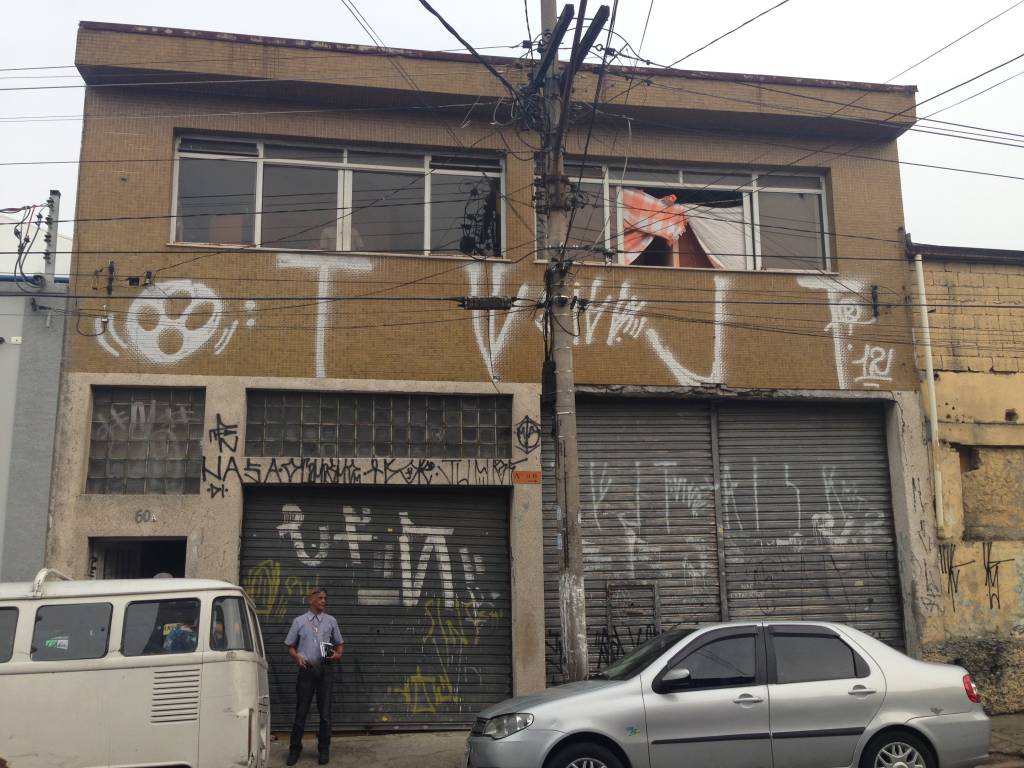 Centro de tratamento para usuários de crack funciona em casa invadida