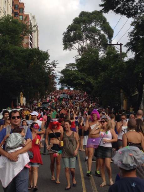 O bloco Vai Você em Dobro animou as ruas de Pinheiros O bloco Vai Você em Dobro animou as ruas de Pinheiros