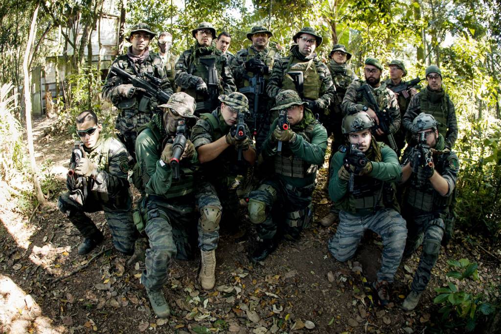 Jogo airsoft simula ações militares em florestas da capital