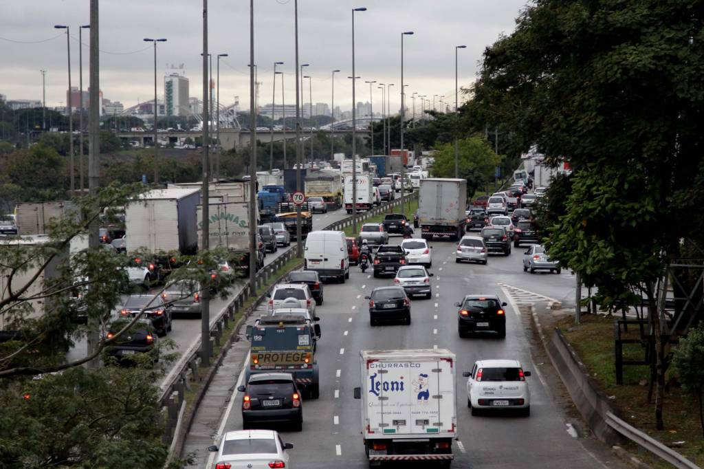 Limite nas pistas locais das marginais será de 50 quilômetros por hora