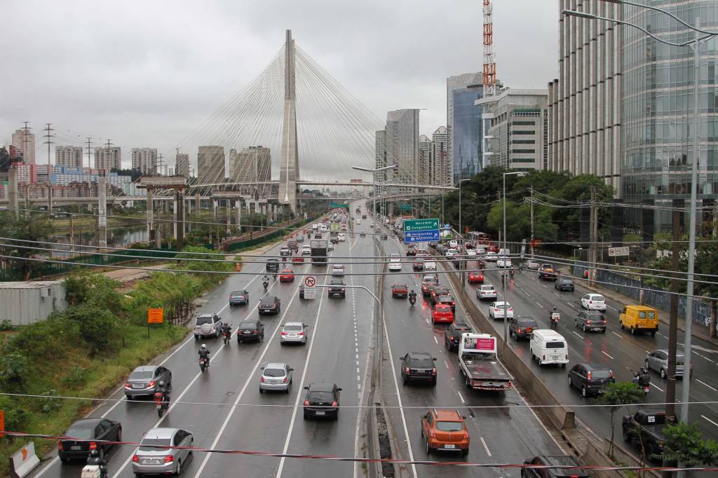 Limite de velocidade nas marginais cai a partir do dia 20 de julho