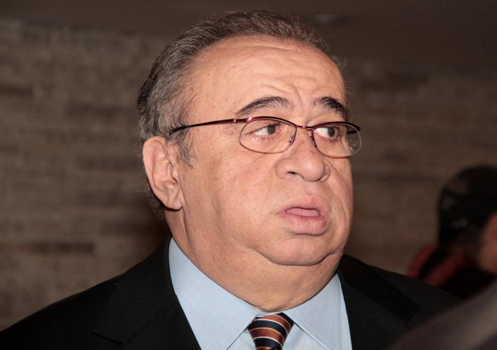 Deputado é derrubado durante protesto na Câmara