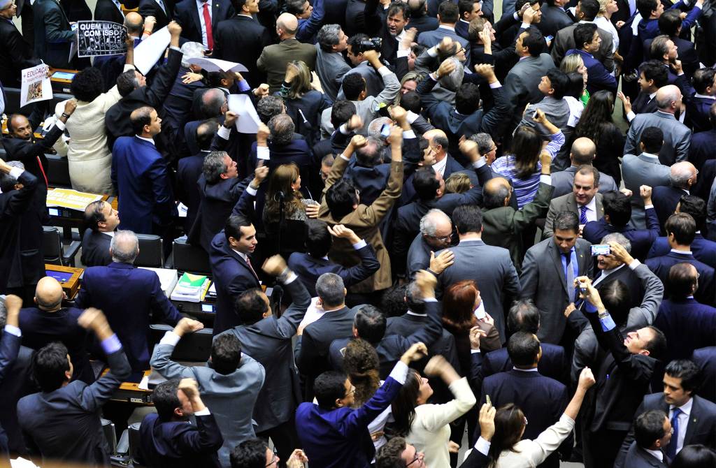 Câmara rejeita redução da maioridade penal