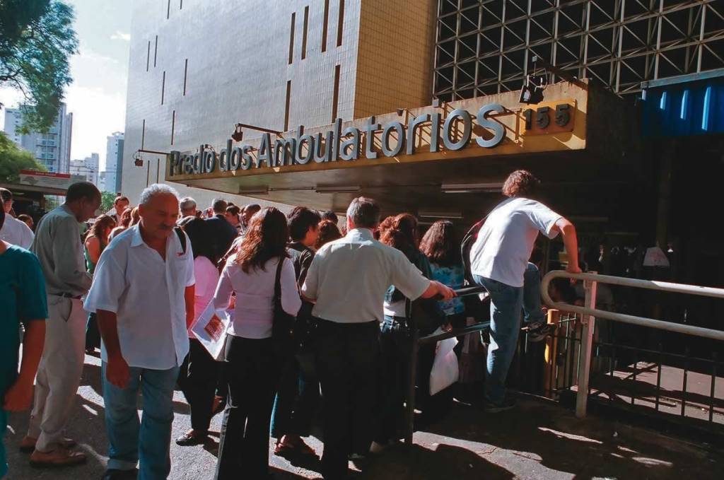 Hospital das Clínicas cancela cirurgias nesta terça