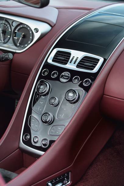 A estreia da caixa de velocidades automática com oito relações: assinada pela ZF A estreia da caixa de velocidades automática com oito relações: assinada pela ZF