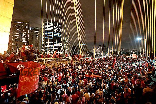 MTST realiza protesto em São Paulo nesta quinta