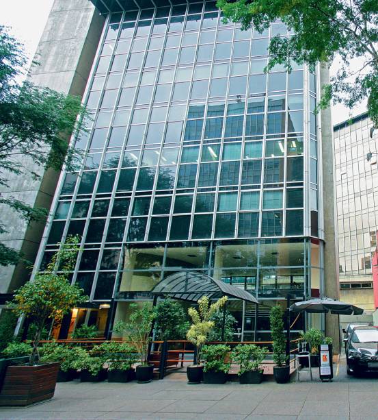 Inaugurado em 2007, o Starbucks da Amauri foi a primeira loja de rua da marca no Brasil."N&atilde;o estava trazendo o retorno esperado".