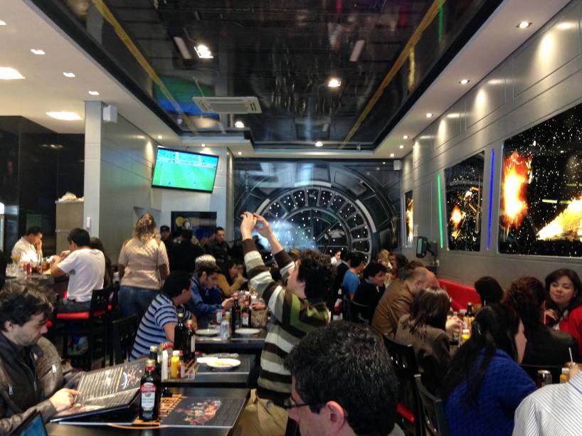 Jeti&rsquo;s Burger e Grill: decora&ccedil;&atilde;o tem&aacute;tica da saga Star Wars