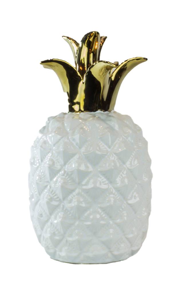 Escultura de porcelana. Studio Bergamin. R$ 688,00.☎ 3667-6032 Escultura de porcelana. Studio Bergamin. R$ 688,00.☎ 3667-6032