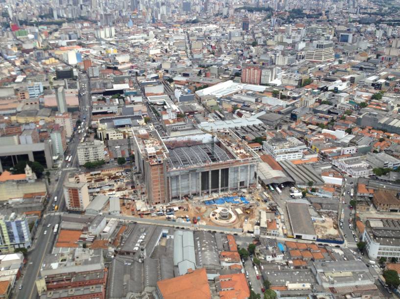 Vista aérea da obra: 70 mil metros quadrados Vista aérea da obra: 70 mil metros quadrados
