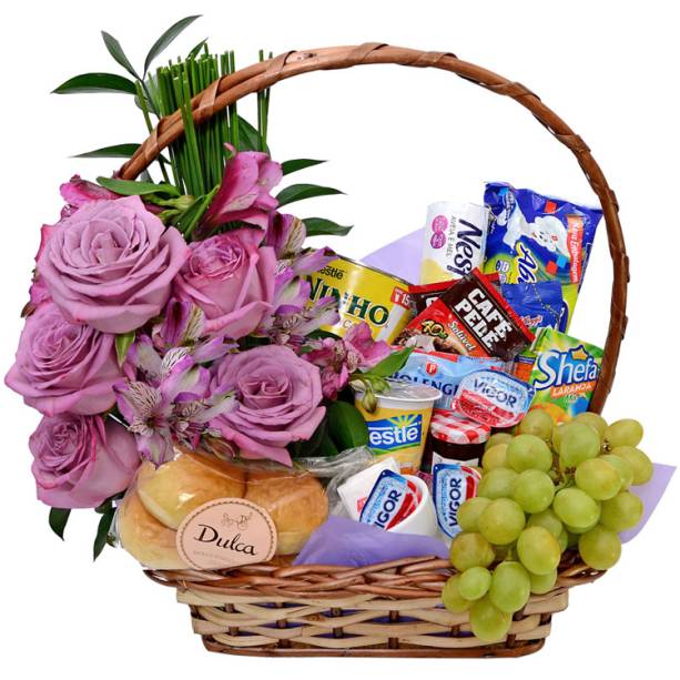 	Giuliana Flores: O arranjo complementa a cesta (R$ 335,60)