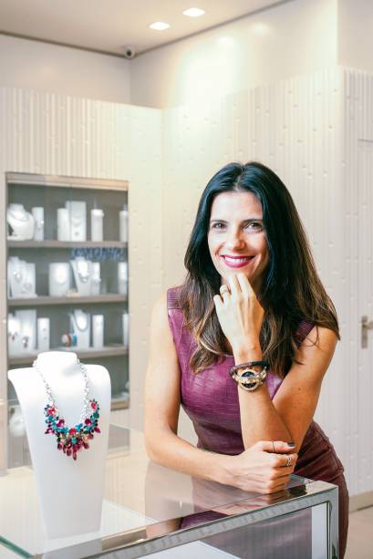 	Carla Assumpção, diretora-geral de varejo da Swarovski. Essa será a décima loja na cidade e a maior da marca, com 70 metros quadrados