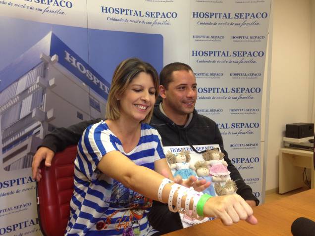 Karina vai precisar ir diariamente ao hospital para amamentar Karina vai precisar ir diariamente ao hospital para amamentar