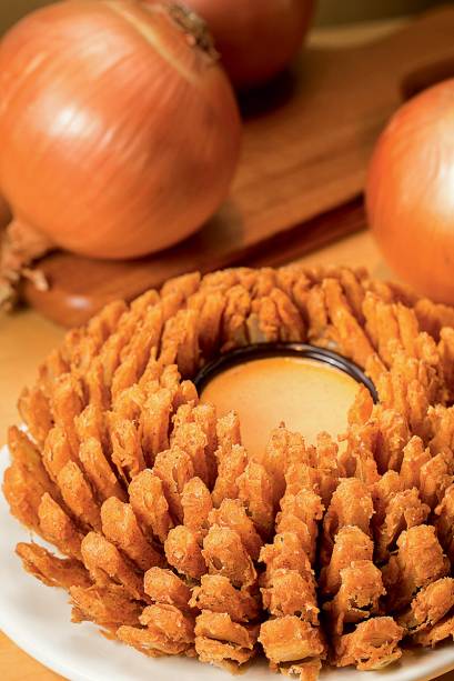 Cebola empanada do Outback e molho de acompanhamento (1º lugar): 1,4 milhão de visualizações Cebola empanada do Outback e molho de acompanhamento (1º lugar): 1,4 milhão de visualizações