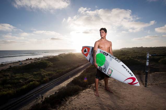 Gabriel Medina é o primeiro brasileiro campeão mundial de surfe profissional Gabriel Medina é o primeiro brasileiro campeão mundial de surfe profissional