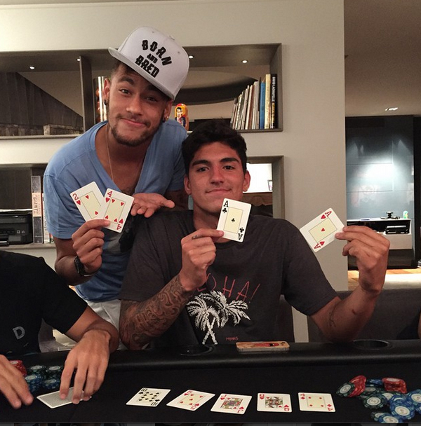 Neymar faz homenagem com foto no aniversário de Gabriel Medina Neymar faz homenagem com foto no aniversário de Gabriel Medina