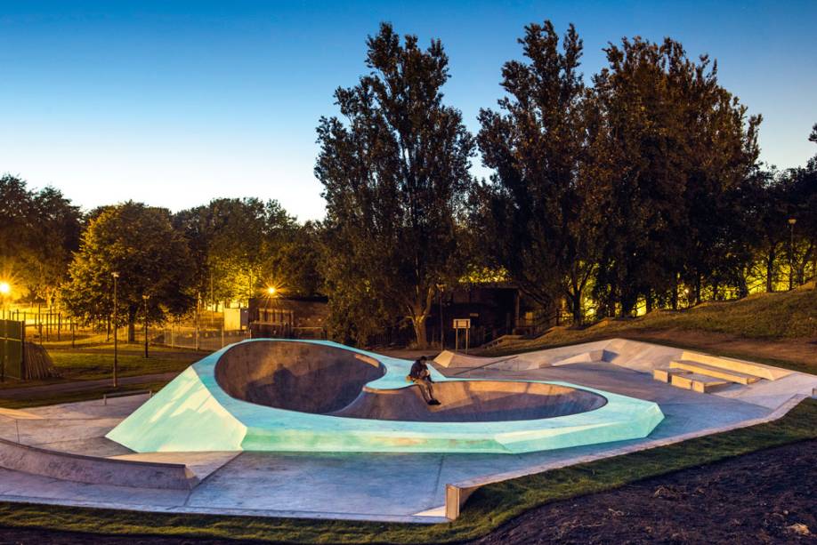 Obra da coreana Koo Jeong A, na Inglaterra: o Ibirapuera também vai ganhar uma versão da pista fosforescente Obra da coreana Koo Jeong A, na Inglaterra: o Ibirapuera também vai ganhar uma versão da pista fosforescente