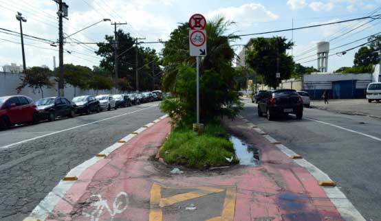 Ciclofaixa da Avenida Torres de Oliveira Ciclofaixa da Avenida Torres de Oliveira