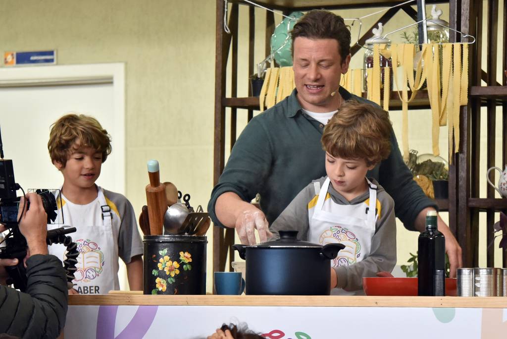 Jamie Oliver justifica parceria com a Sadia