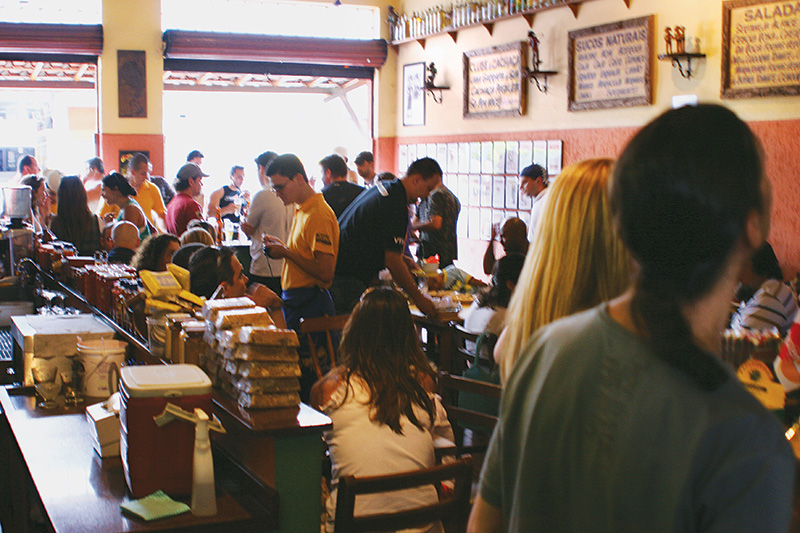 O Mocotó, sucesso na Vila Medeiros: comida nordestina