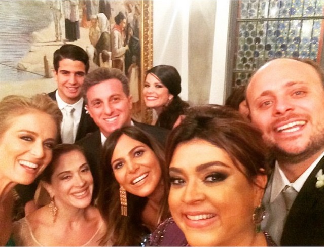 Selfie de Carol Sampaio, Preta Gil, Huck e Angelica