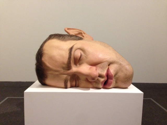 Esse é o rosto do próprio Mueck