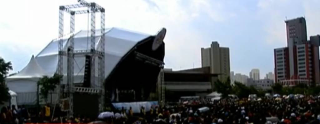 Palco desaba em evento gospel e deixa feridos na Zona Norte