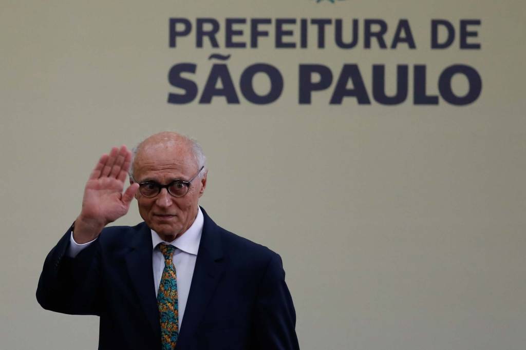 Eduardo Suplicy abre mão de salário de secretário na prefeitura