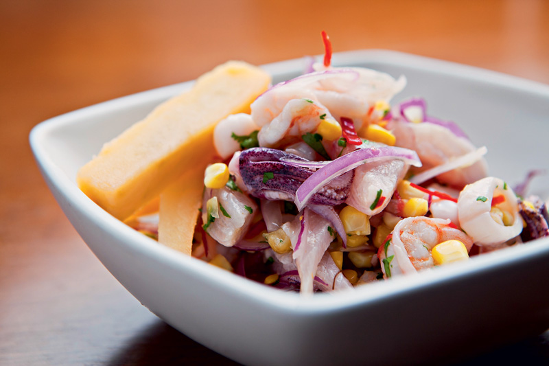 Suri Ceviche Bar: ótimo caldo de limão, coentro e pimenta para tomar de colher Suri Ceviche Bar: ótimo caldo de limão, coentro e pimenta para tomar de colher