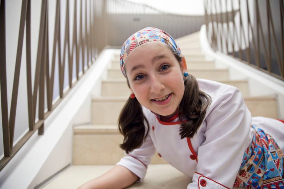 Suas receitas são fáceis, mas devem ser feitas na companhia de adultos Suas receitas são fáceis, mas devem ser feitas na companhia de adultos