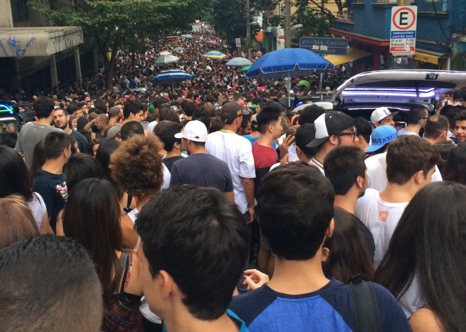 Trote no Mackenzie se transforma em “micareta” e fecha ruas da região