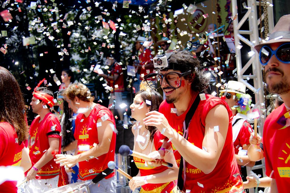 Produtora de eventos confirma desfile do Banga na capital