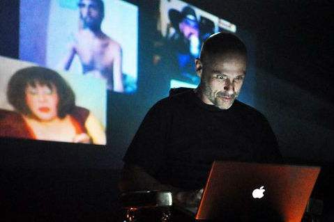 Conheça peças que utilizam recursos audiovisuais