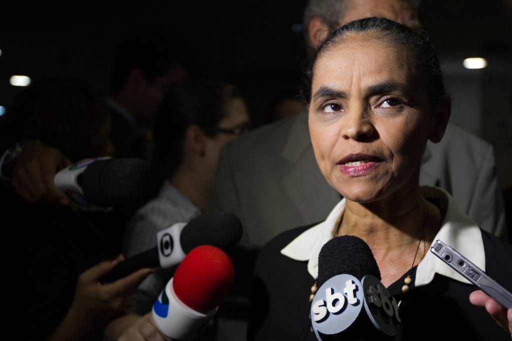 Aécio ultrapassa Marina em novas pesquisas