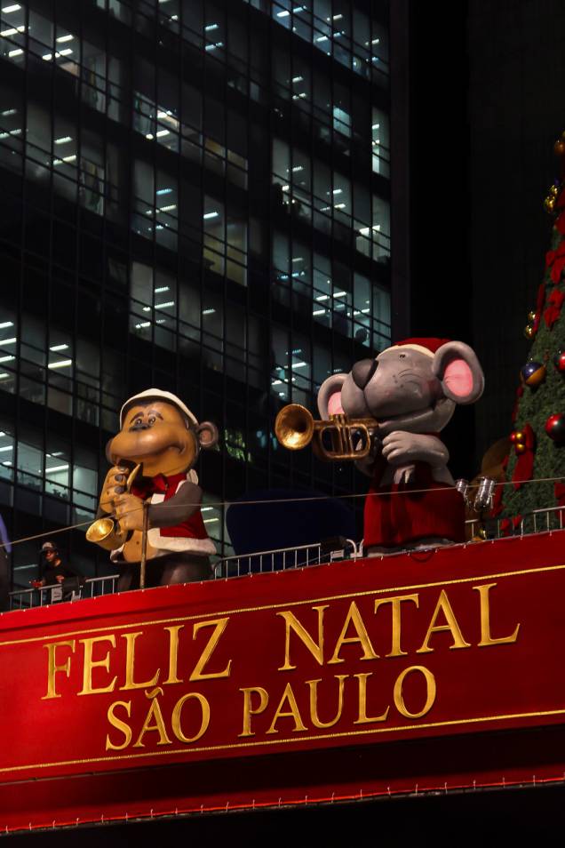 Até o dia 25 dezembro, os espetáculos ocorrem a partir das 20h e terão intervalos de quinze minutos. Até o dia 25 dezembro, os espetáculos ocorrem a partir das 20h e terão intervalos de quinze minutos.
