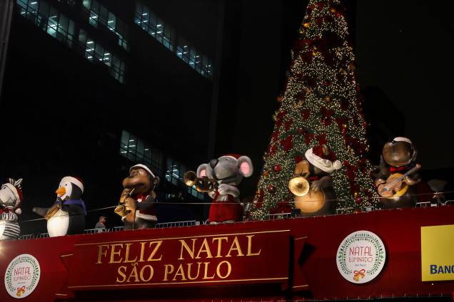 Nos dias ímpares, haverá música remixada e nos dias pares, a canção natalina tradicional deve embalar o público no palco da Paulista Nos dias ímpares, haverá música remixada e nos dias pares, a canção natalina tradicional deve embalar o público no palco da Paulista