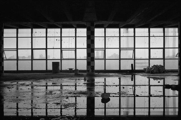 Obra 5, 2012 - Fotografia | Emulsão de gelatina e prata montada sobre Dibond 138 x 207 cm Obra 5, 2012 - Fotografia | Emulsão de gelatina e prata montada sobre Dibond 138 x 207 cm