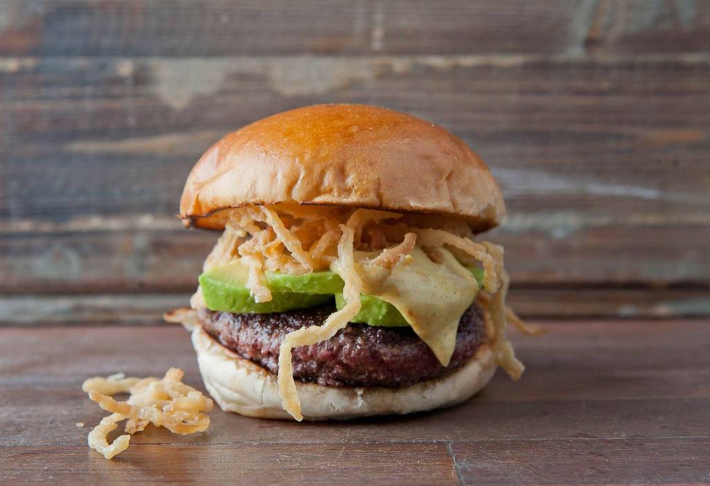 Site oferece dois hambúrgueres pelo preço de um